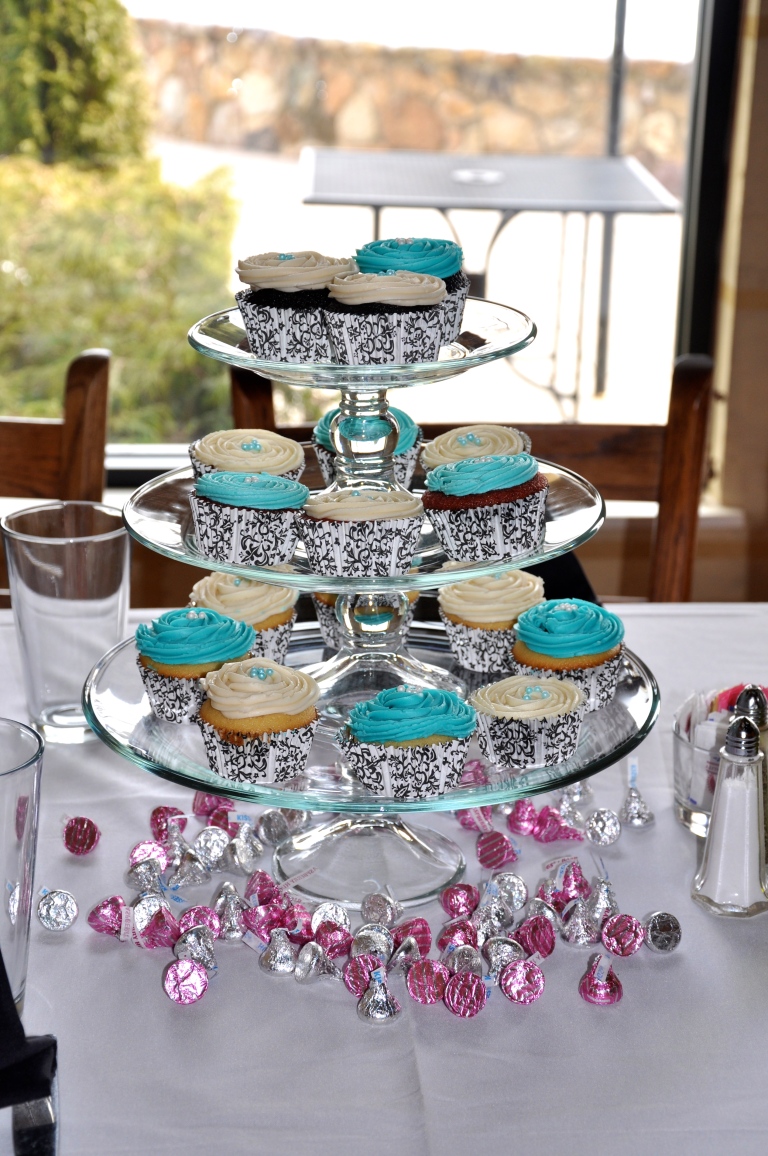 Glass tiers of cupcake goodness!